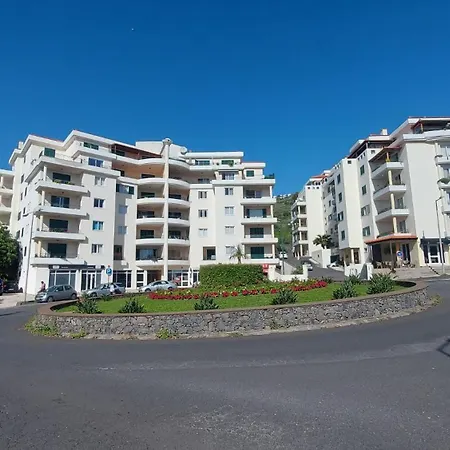 Atlantic Ocean Views Apartment *