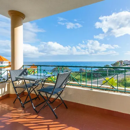 Atlantic Ocean Views Apartment *